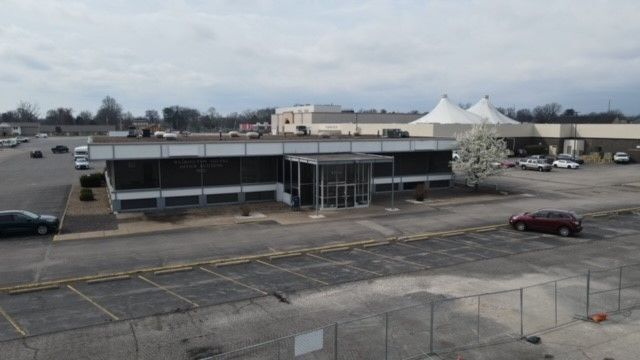 More Photos Of 5011 Washington Ave, Evansville Office For Sale