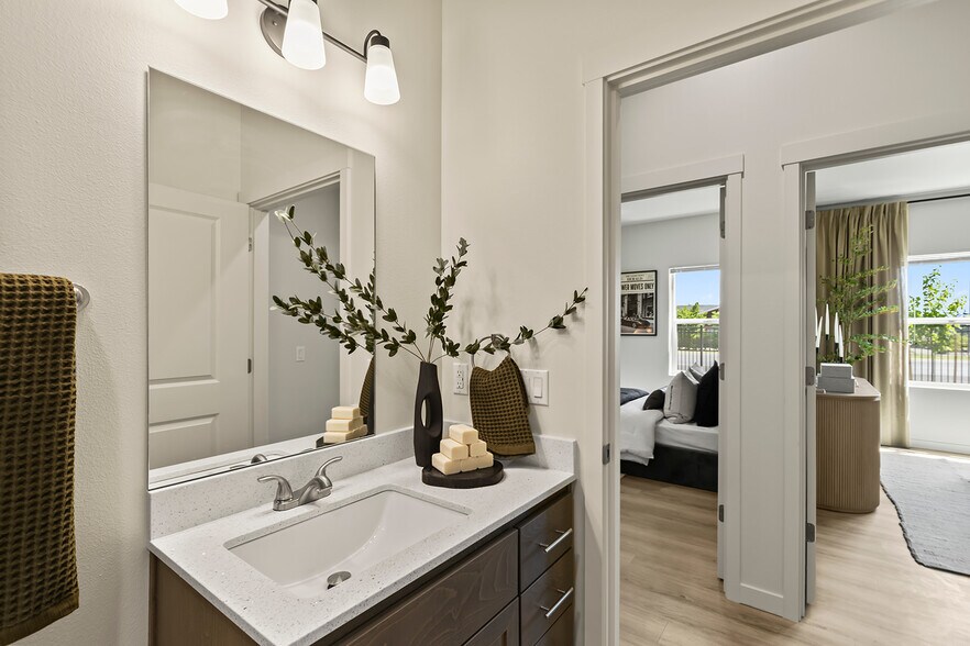 More Photos Of 7011 NE 126th St, Vancouver Apartments For Sale