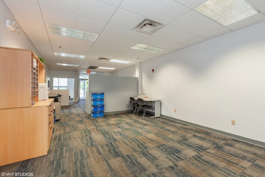 More Photos Of 4906 Main St, Lisle Office For Sale