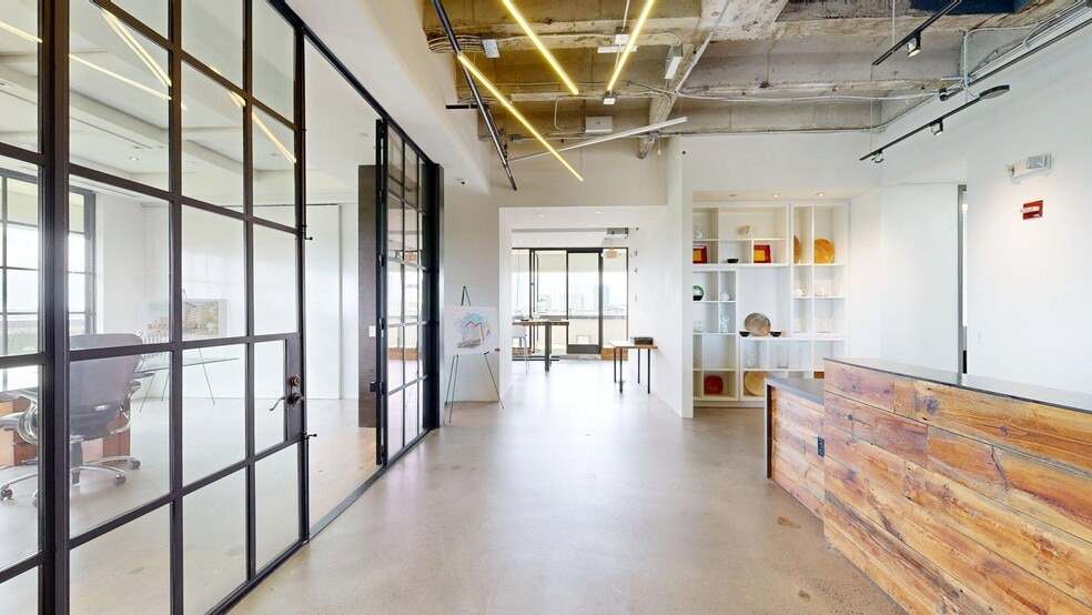 More Photos Of 550 Pharr Rd NE, Atlanta Office For Sale