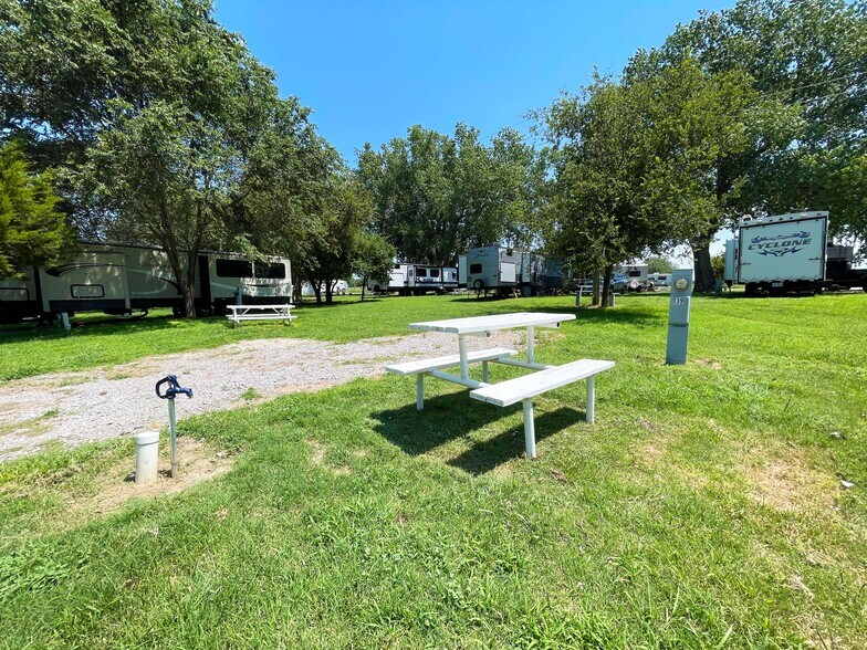 More Photos Of 25338 US Highway 270, Woodward Trailer Camper Park For Sale