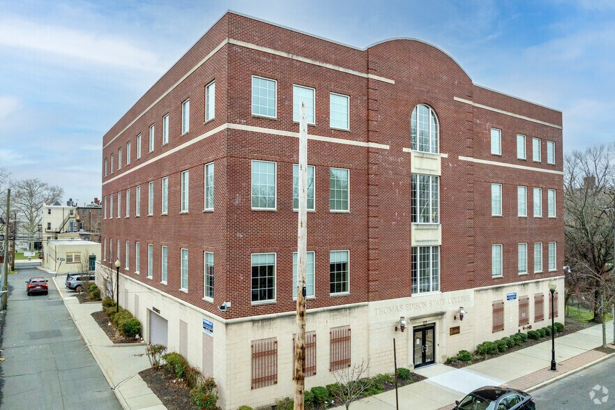 Primary Photo Of 221 W Hanover St, Trenton Medical For Sale
