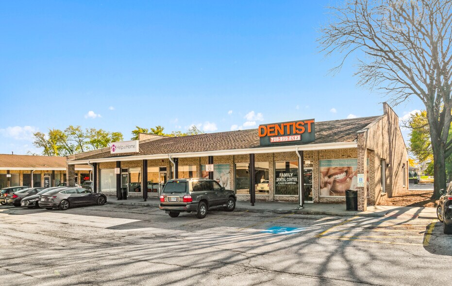 More Photos Of 8707-8767 Ridgeland Ave, Oak Lawn Unknown For Lease