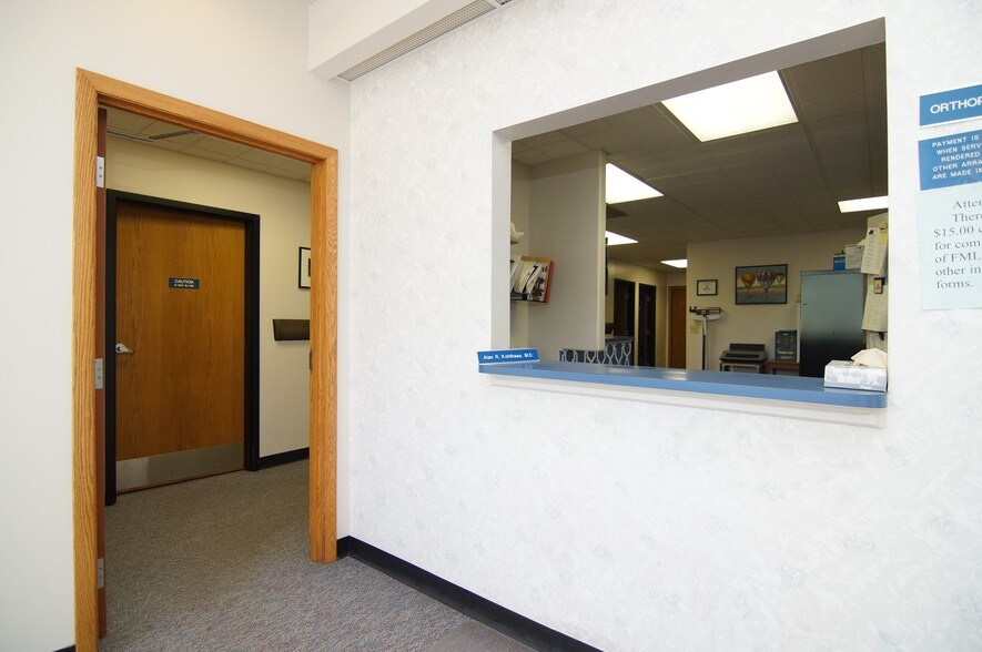 More Photos Of 555 E Eads Pky, Lawrenceburg Medical For Sale