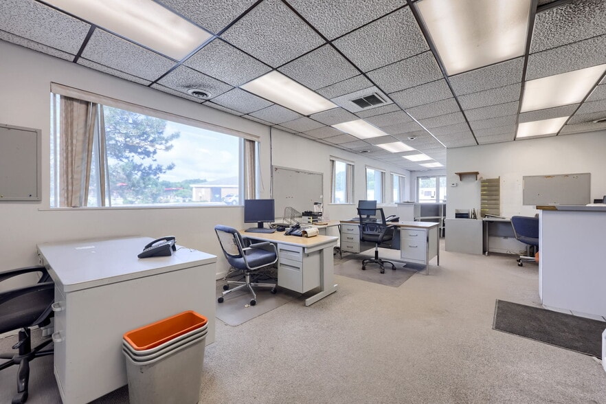 More Photos Of 1475 Carlisle Rd, York General Retail For Sale