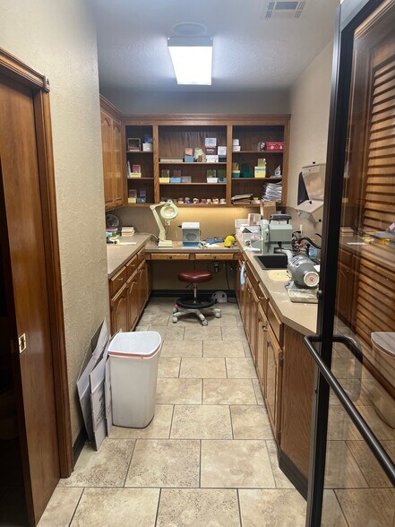 More Photos Of 725 NW 67th St, Lawton Medical For Lease