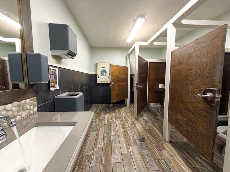 More Photos Of 308 N Main St, Mount Airy Storefront Retail Office For Sale