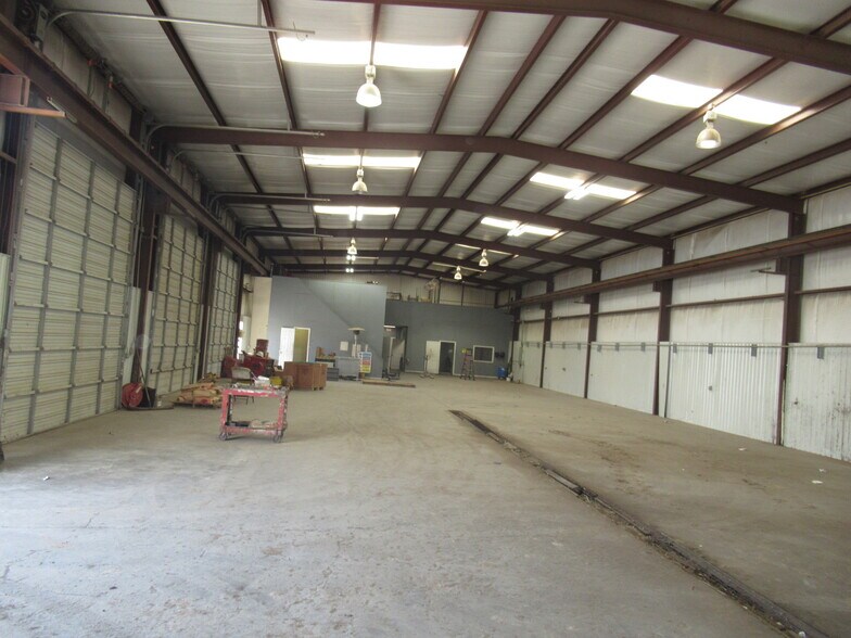 More Photos Of 2106 N FM 1788, Midland Warehouse For Lease
