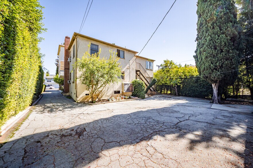 More Photos Of 1541-1547 Veteran Ave, Los Angeles Apartments For Sale