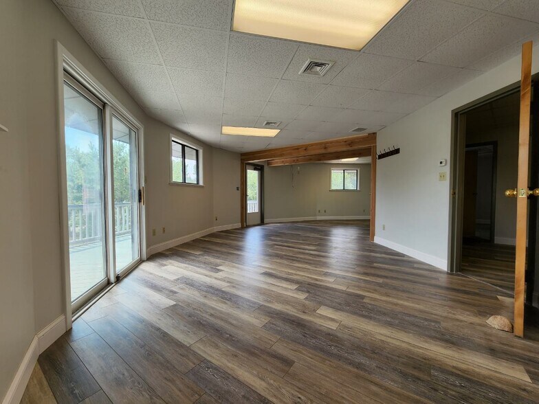 More Photos Of 1006 S Main St, Plantsville Office For Lease
