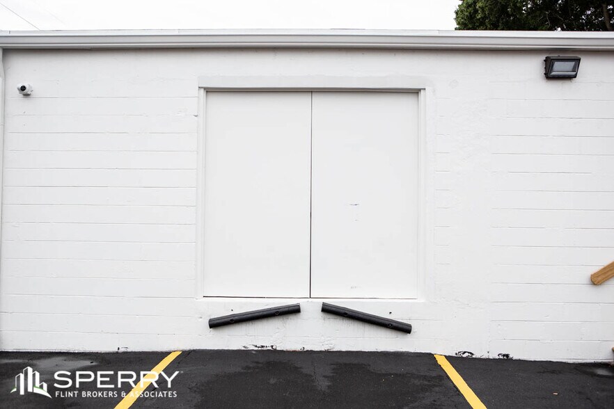 More Photos Of 411 Clearlake Rd, Cocoa Service For Lease