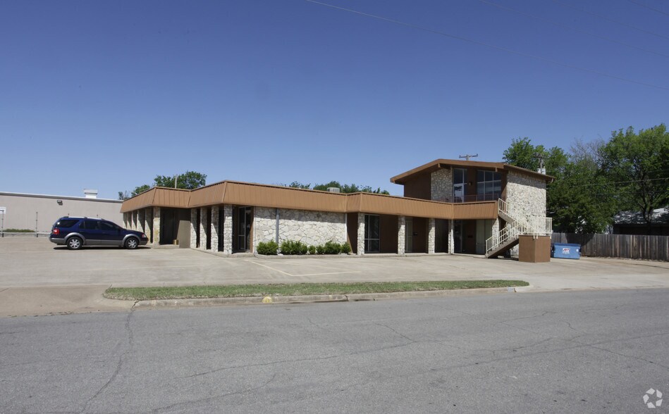 More Photos Of 200-204 W Bedford Euless Rd, Hurst Medical For Lease