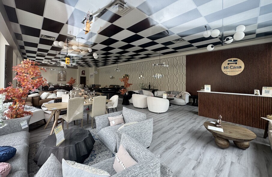 More Photos Of 217 King St, London Storefront For Lease