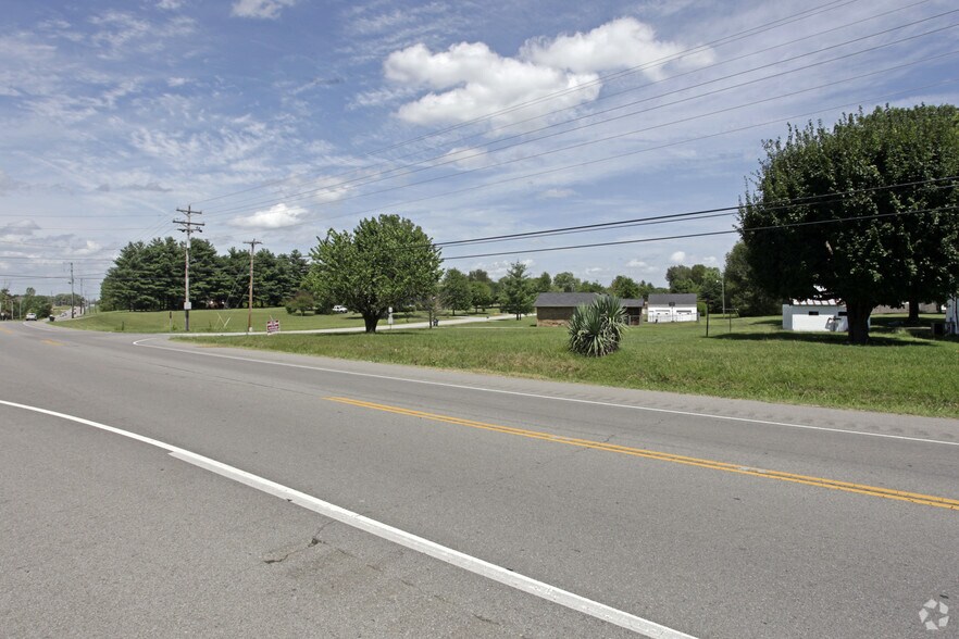 More Photos Of 2612 Us-31w, White House Land For Sale