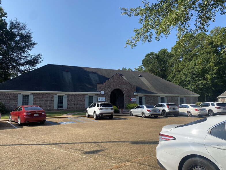 More Photos Of 517 Keywood Cir, Flowood Office For Lease