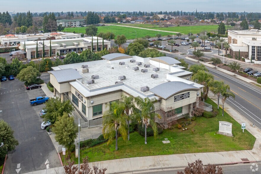 More Photos Of 1275 E Spruce Ave, Fresno Medical For Lease