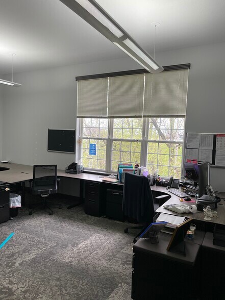 More Photos Of 3745 Medina Rd, Medina Office For Lease