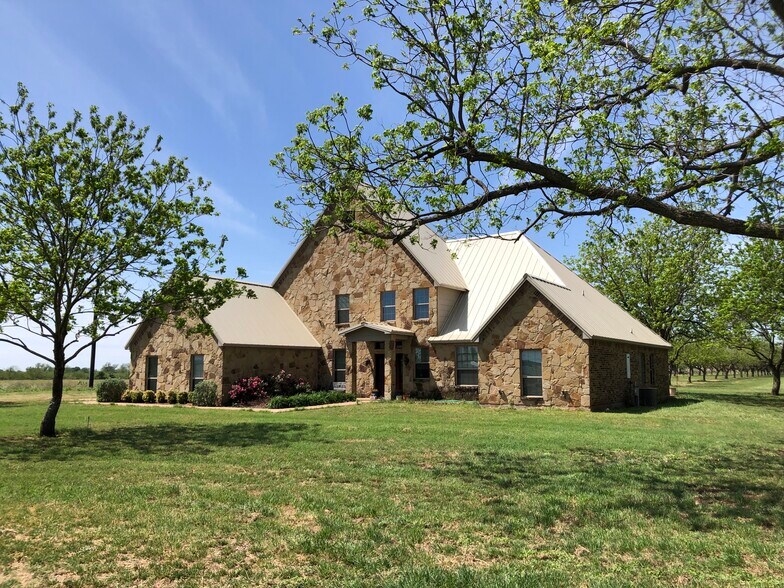 More Photos Of 12633 Gholson Rd, Waco Specialty For Sale