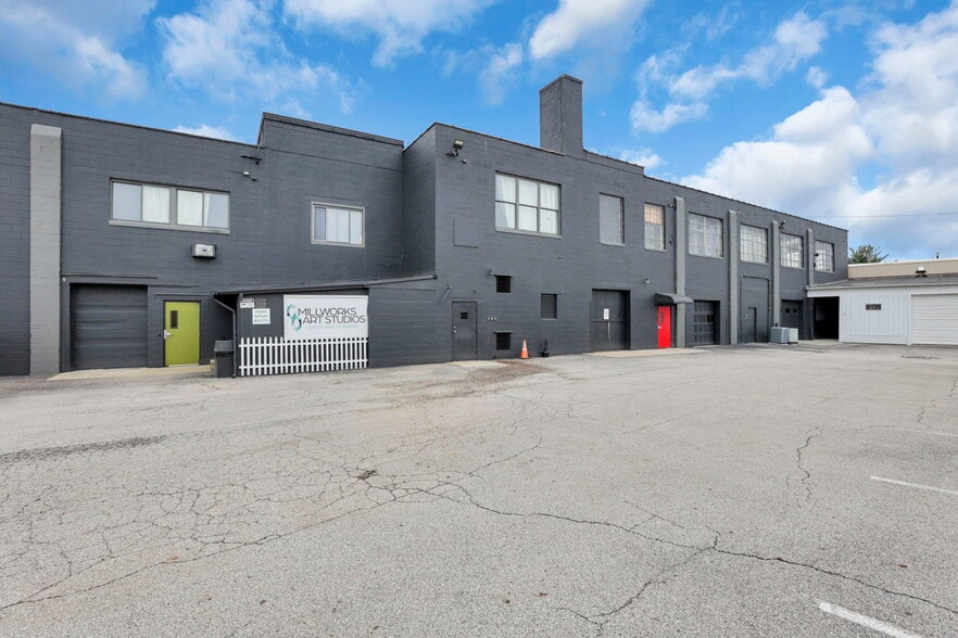 More Photos Of 2020-2034 Leonard Ave, Columbus Office For Lease