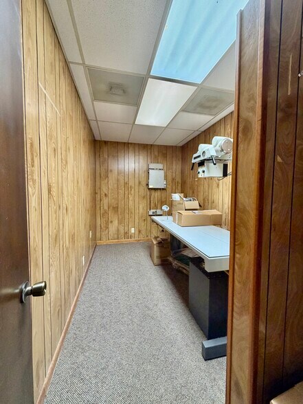 More Photos Of 906 Sixth Ave, Picayune Office For Sale