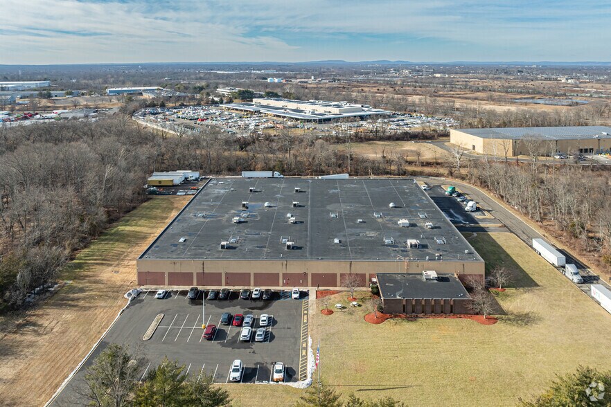 More Photos Of 101 Cottontail Ln, Somerset Warehouse For Lease
