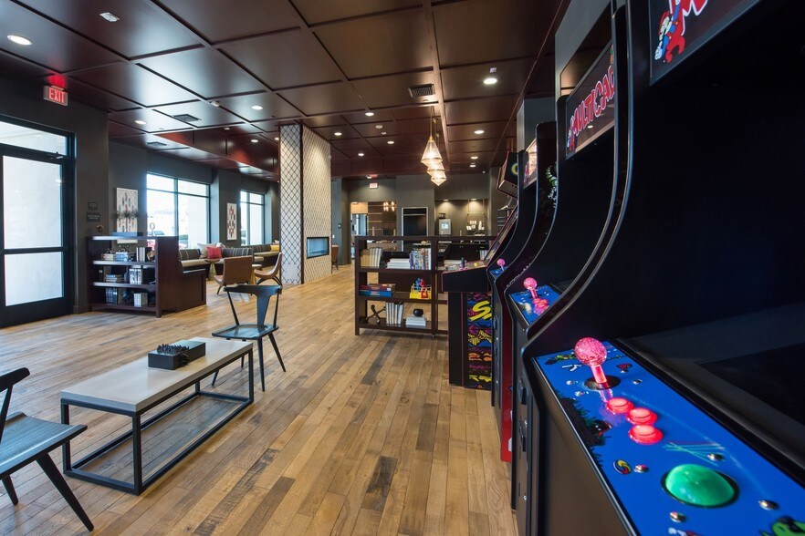 More Photos Of 7350 E Stetson Dr, Scottsdale Apartments For Lease