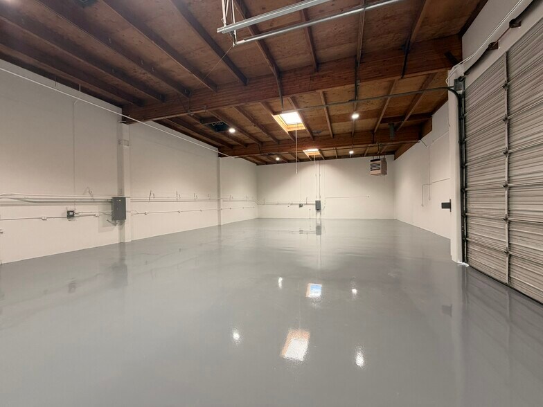 More Photos Of 500 Howland St, Redwood City Warehouse For Lease
