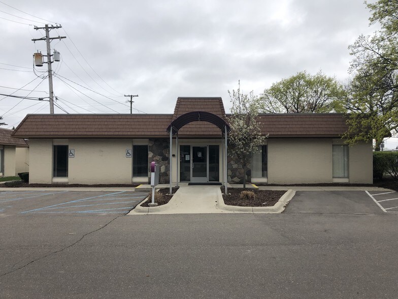 More Photos Of 6405 Telegraph Rd, Bloomfield Hills Medical For Lease
