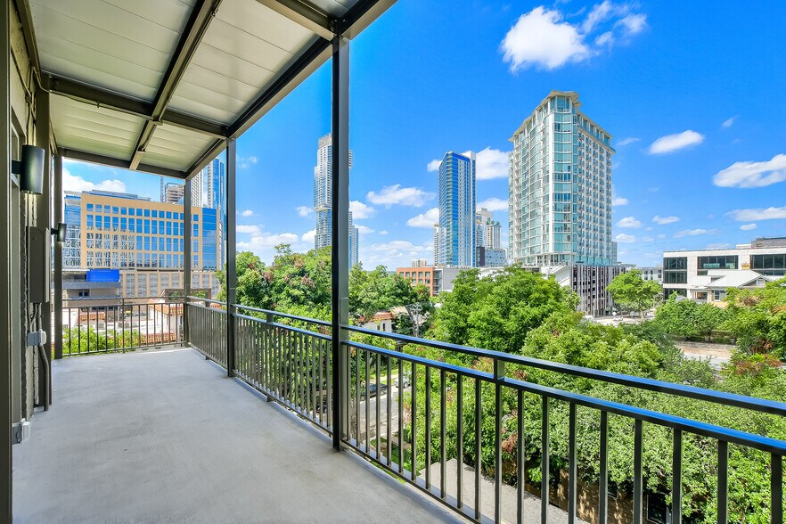 More Photos Of 502 W 7th St, Austin Loft Creative Space For Lease