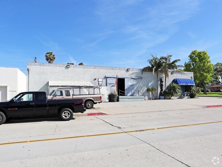More Photos Of 12414 Whittier Blvd, Whittier Warehouse For Lease