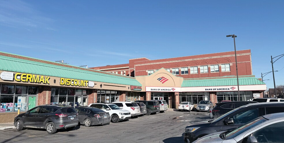Primary Photo Of 2352 W Cermak Rd, Chicago Unknown For Lease