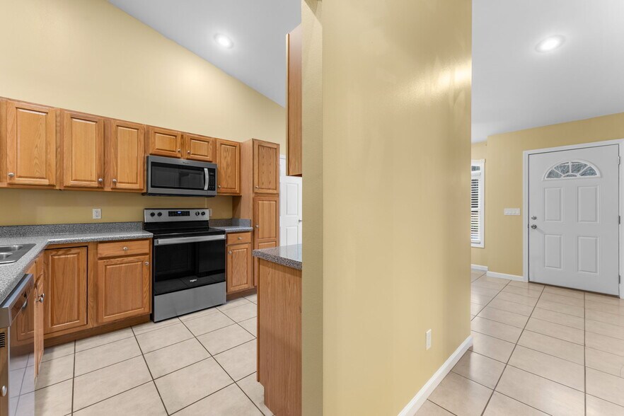 More Photos Of 520 Baird Cove Rd, Franklin Apartments For Sale