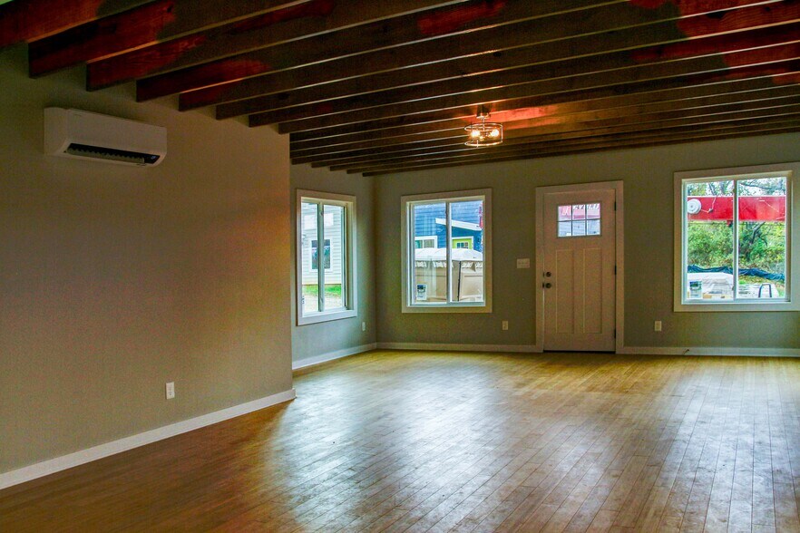 More Photos Of 108 Lager Ln, Asheville Apartments For Sale
