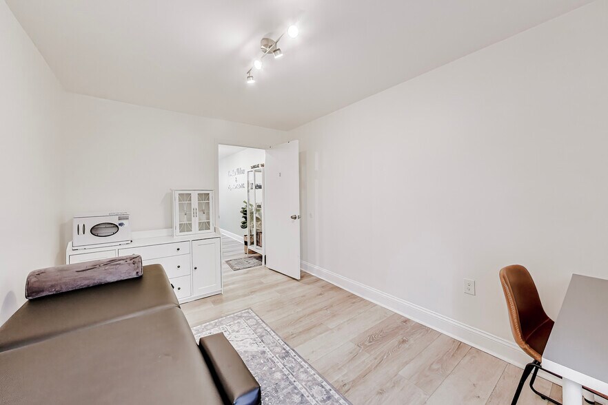 More Photos Of 5528A Hempstead Way, Springfield Office For Sale