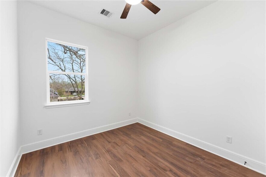 More Photos Of 4125 Clover A/B st, Houston Multifamily For Sale