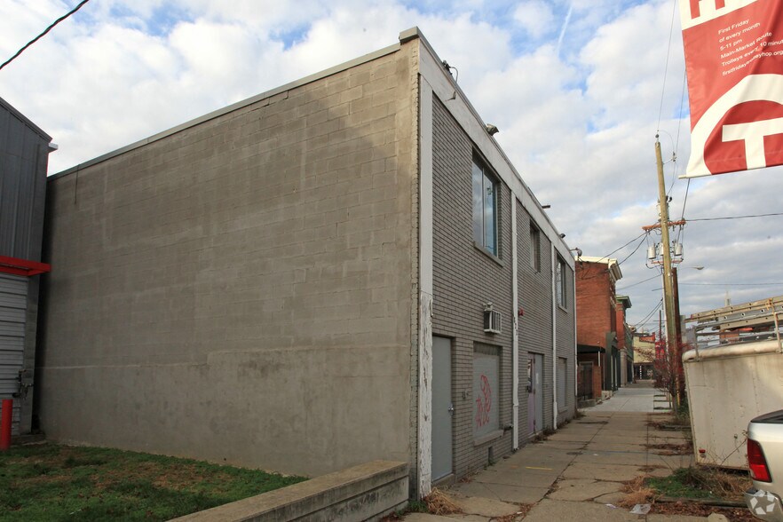 More Photos Of 822 E Market St, Louisville Office For Lease