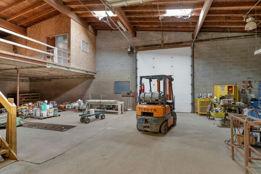 More Photos Of 6494 Windsor Island Rd N, Keizer Manufacturing For Lease
