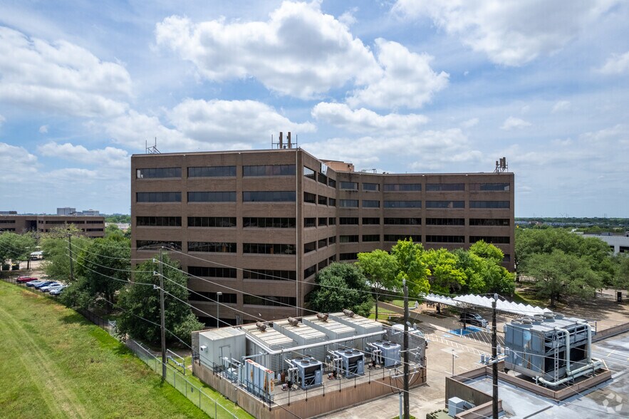 More Photos Of 7909 Parkwood Circle Dr, Houston Office For Lease