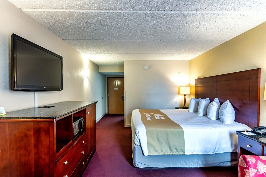 More Photos Of 10002 S Main St, Archdale Hotel For Sale