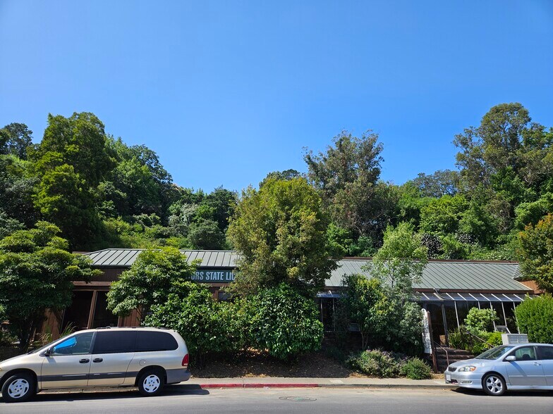 More Photos Of 15 Woodland Ave, San Rafael Service For Sale