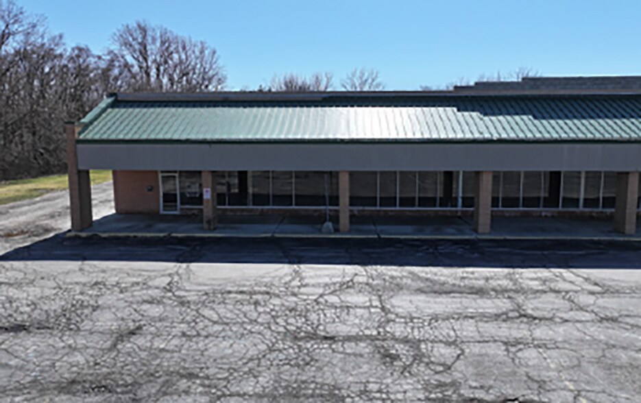More Photos Of 1421-1575 Goshen Ave, Fort Wayne Storefront For Sale