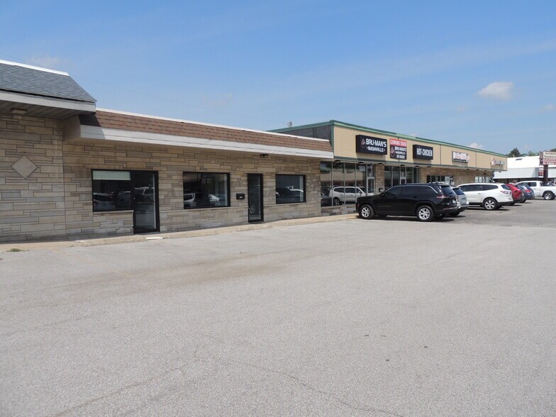 More Photos Of 1608 Lincolnway, Valparaiso Storefront Retail Office For Lease