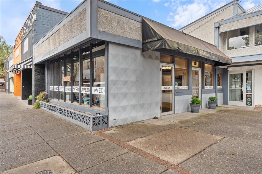 More Photos Of 10 NW 3rd St, Gresham Storefront Retail Office For Lease