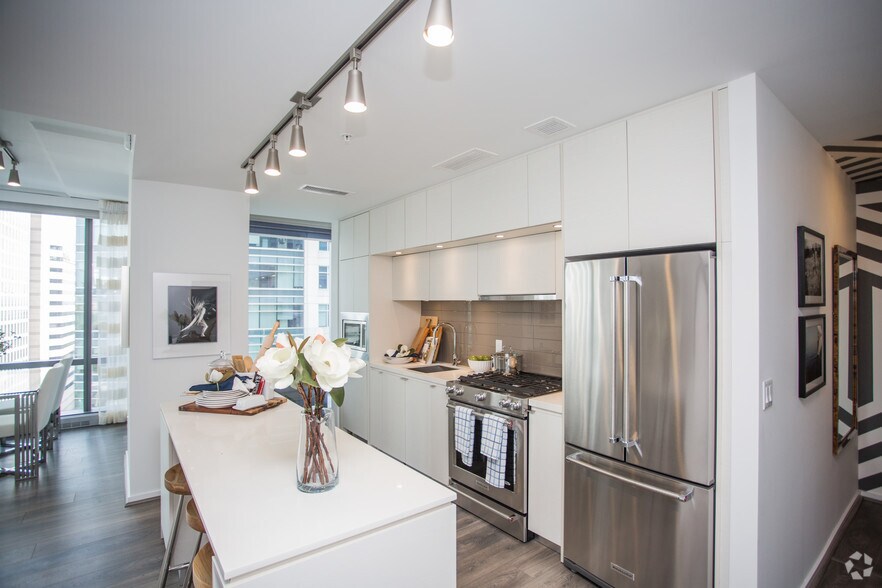 More Photos Of 1800 N Lynn St, Arlington Apartments For Lease