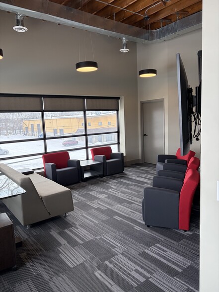 More Photos Of 1785 Walker Rd, Windsor Warehouse For Lease