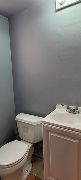More Photos Of 6184 Atlantic Ave, Long Beach Storefront For Sale