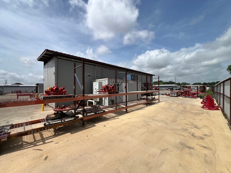 More Photos Of 1605 Swan Lake Rd, Bossier City Manufacturing For Sale
