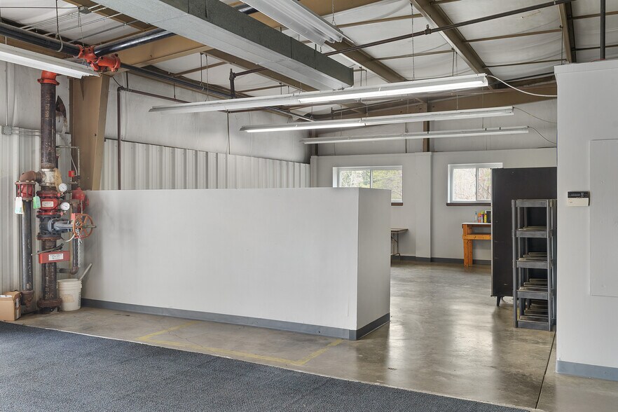 More Photos Of 205 Industrial Pike, Whitwell Manufacturing For Sale