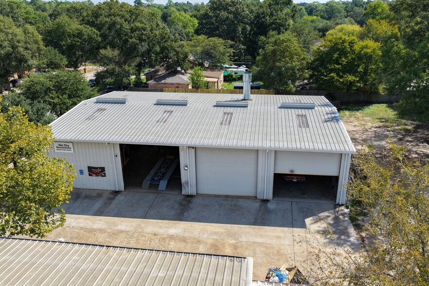 More Photos Of 2214 N Frazier St, Conroe Auto Repair For Sale