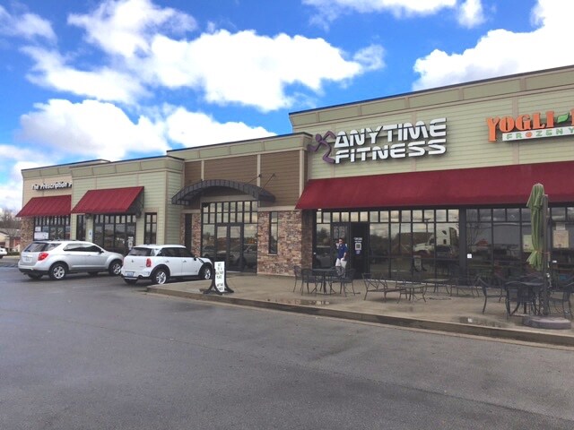 More Photos Of 601 Keene Centre Dr, Nicholasville Bank For Lease